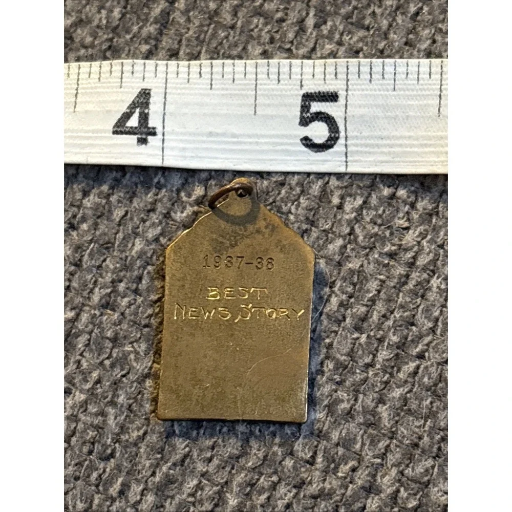 Antique Lamp Of Knowledge Best New Story 1937-1948 Pendant Charm